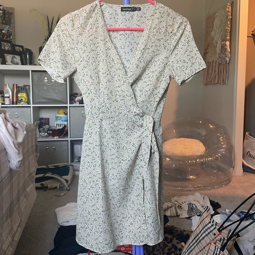 BOOHOO floral beige wrap dress